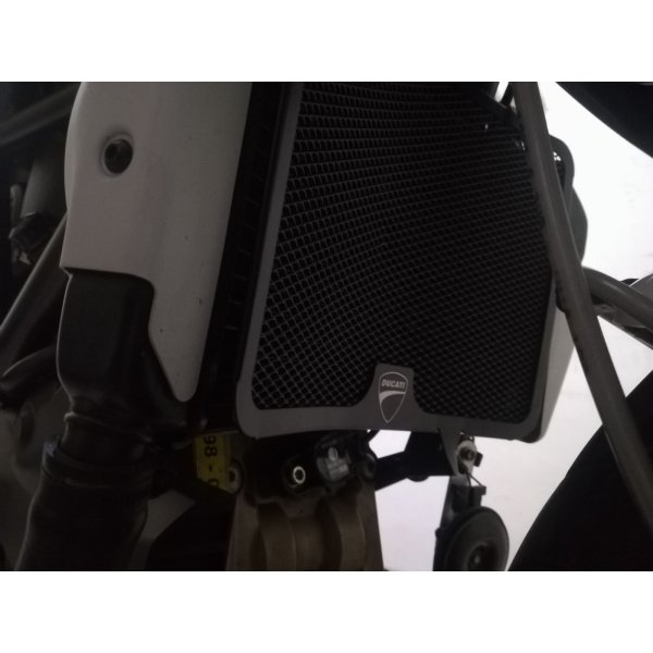 Coppia Griglie Protezione Copri Radiatori Acqua Olio Ducati Streetfighter 848 1098 Moto Road Racing Logo Ducati Corse