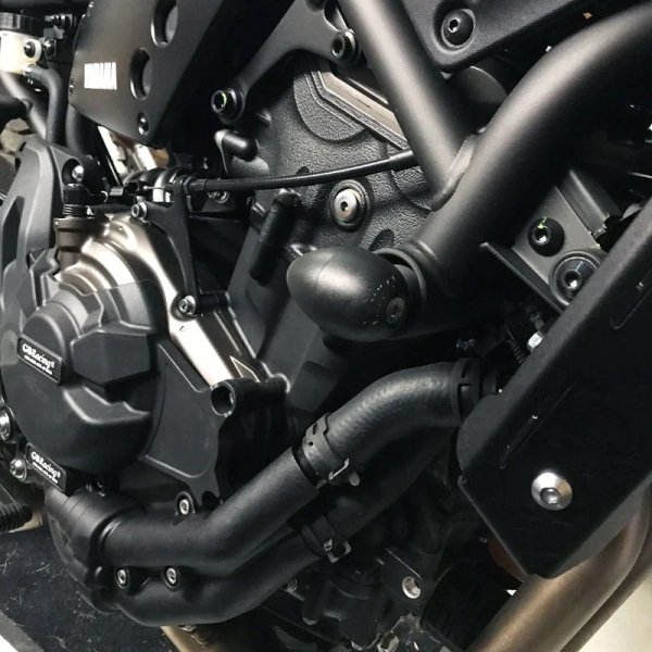 Protezione Copricarter Tubi Acqua GBRacing Moto Yamaha Tracer 700 2016-2019 Strada Viaggio Road Racing